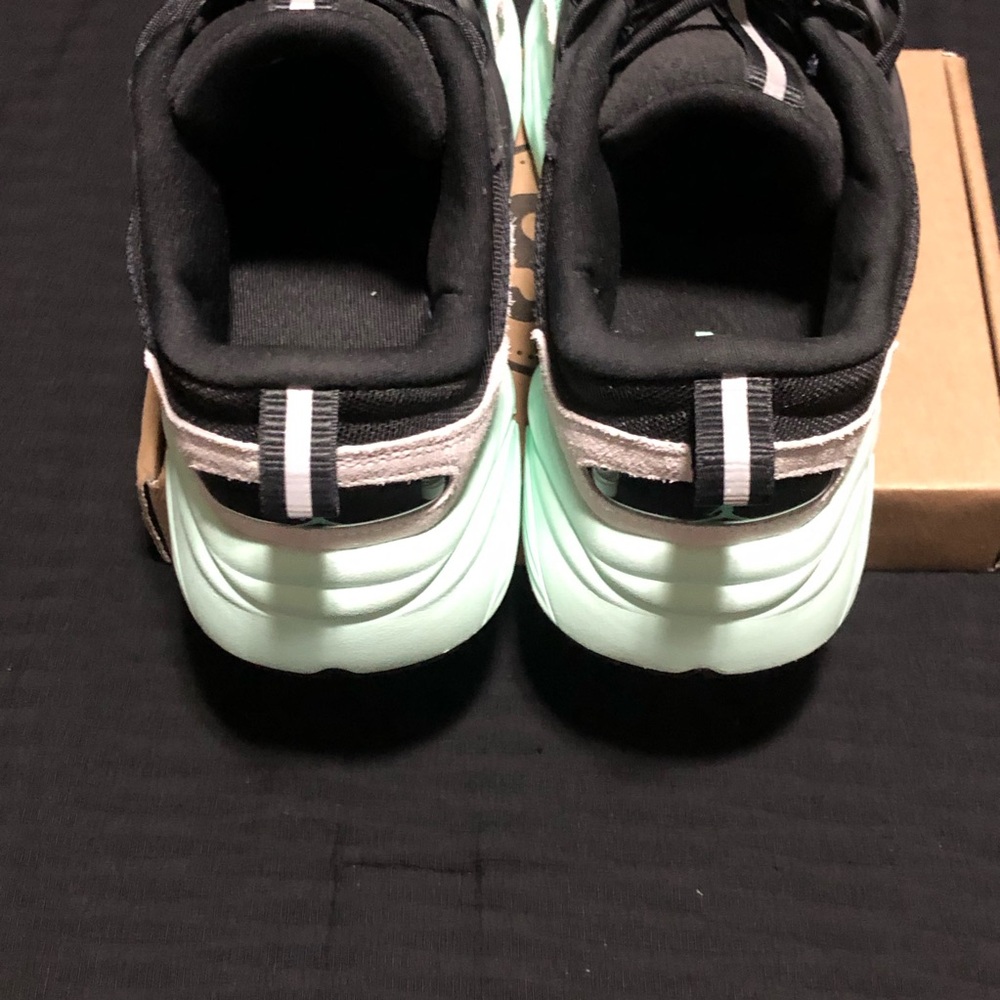 Jordan Jumpman Boys Low Top Athletic Sneakers, Size 7Y, II6531-004, Black/Green - Picture 6 of 7